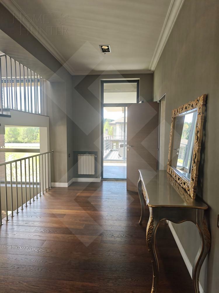 3-этажный коттедж 900 м² с отделкой