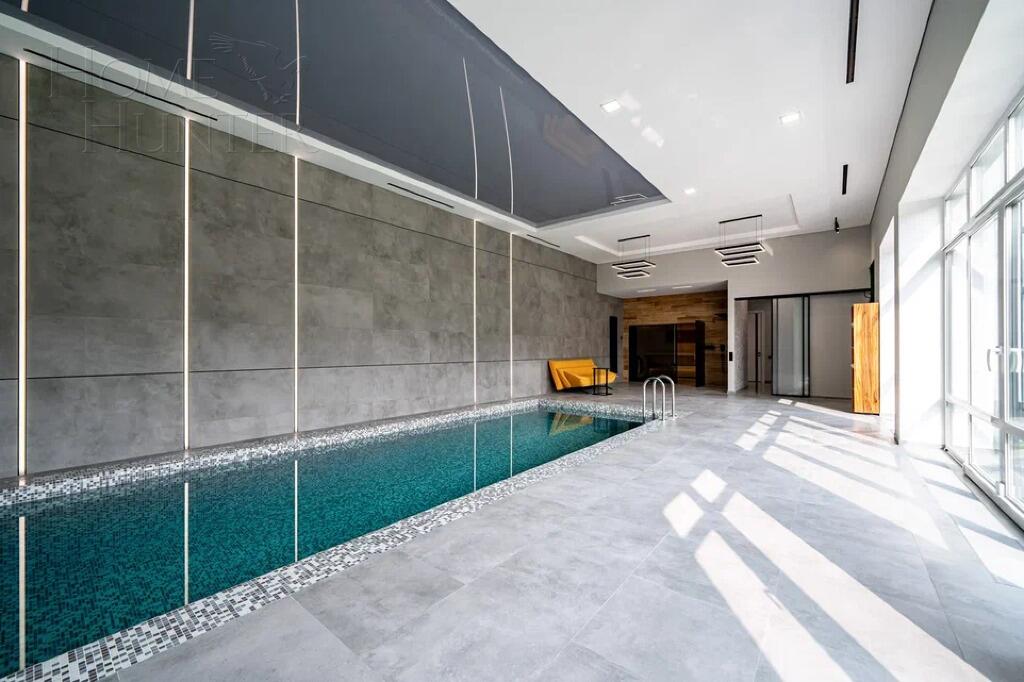 2-этажный коттедж 600 м² с отделкой