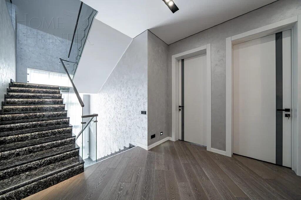 2-этажный коттедж 600 м² с отделкой