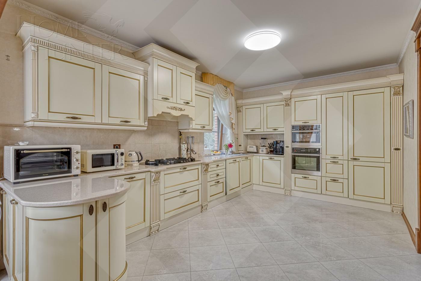 2-этажный коттедж 640 м² с отделкой