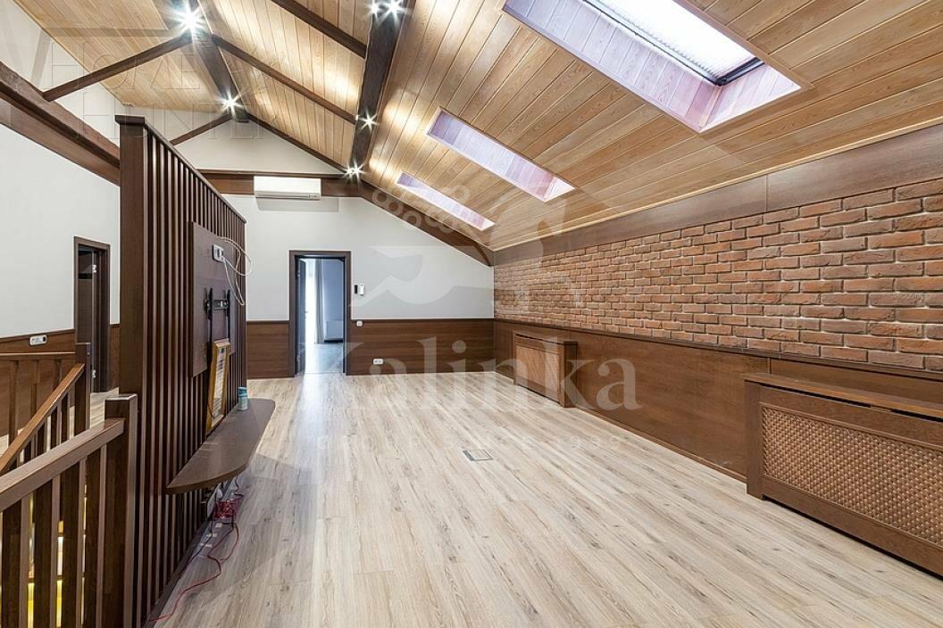 2-этажный коттедж 450 м² с отделкой