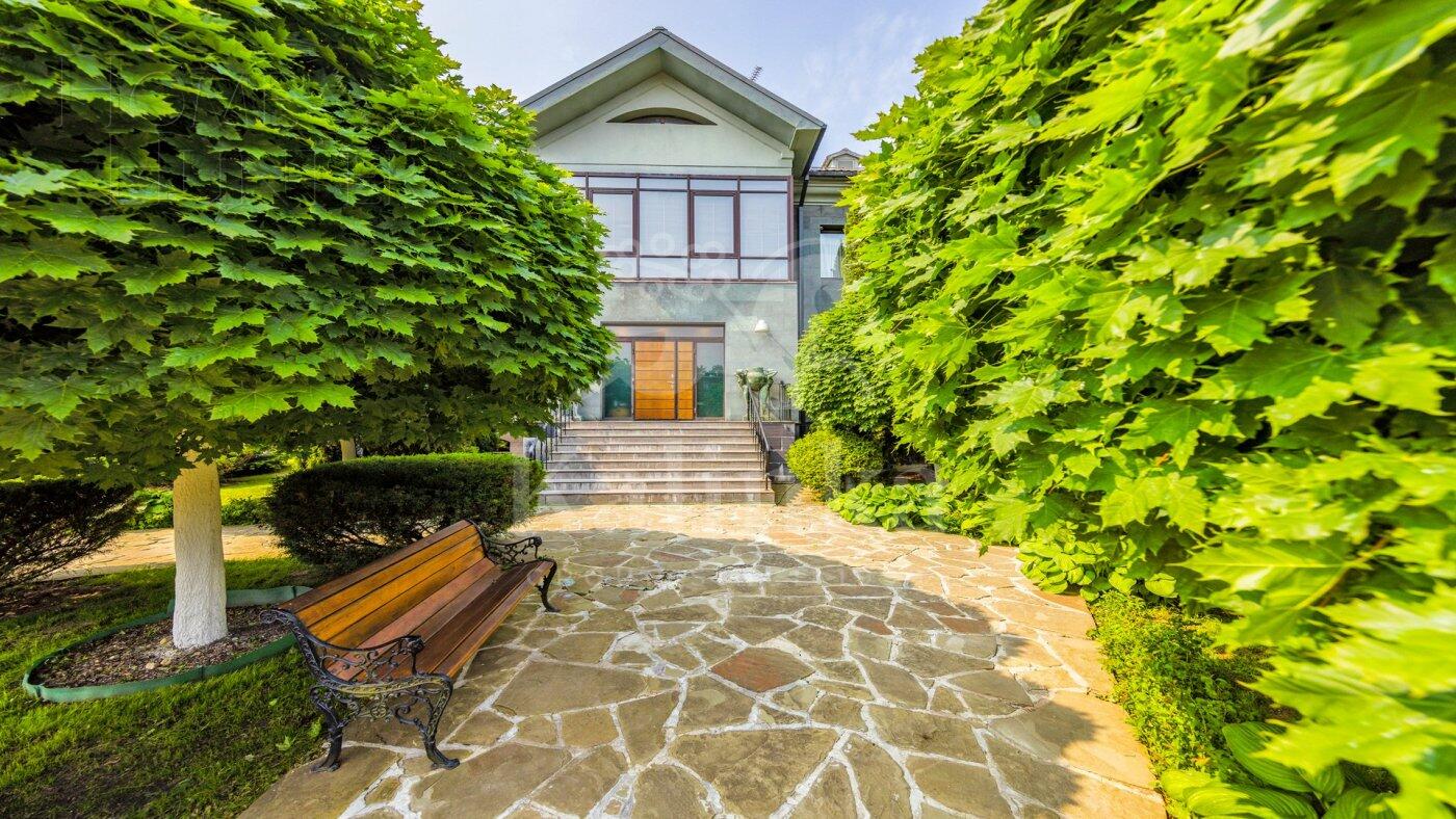 2-этажный коттедж 630 м² с отделкой