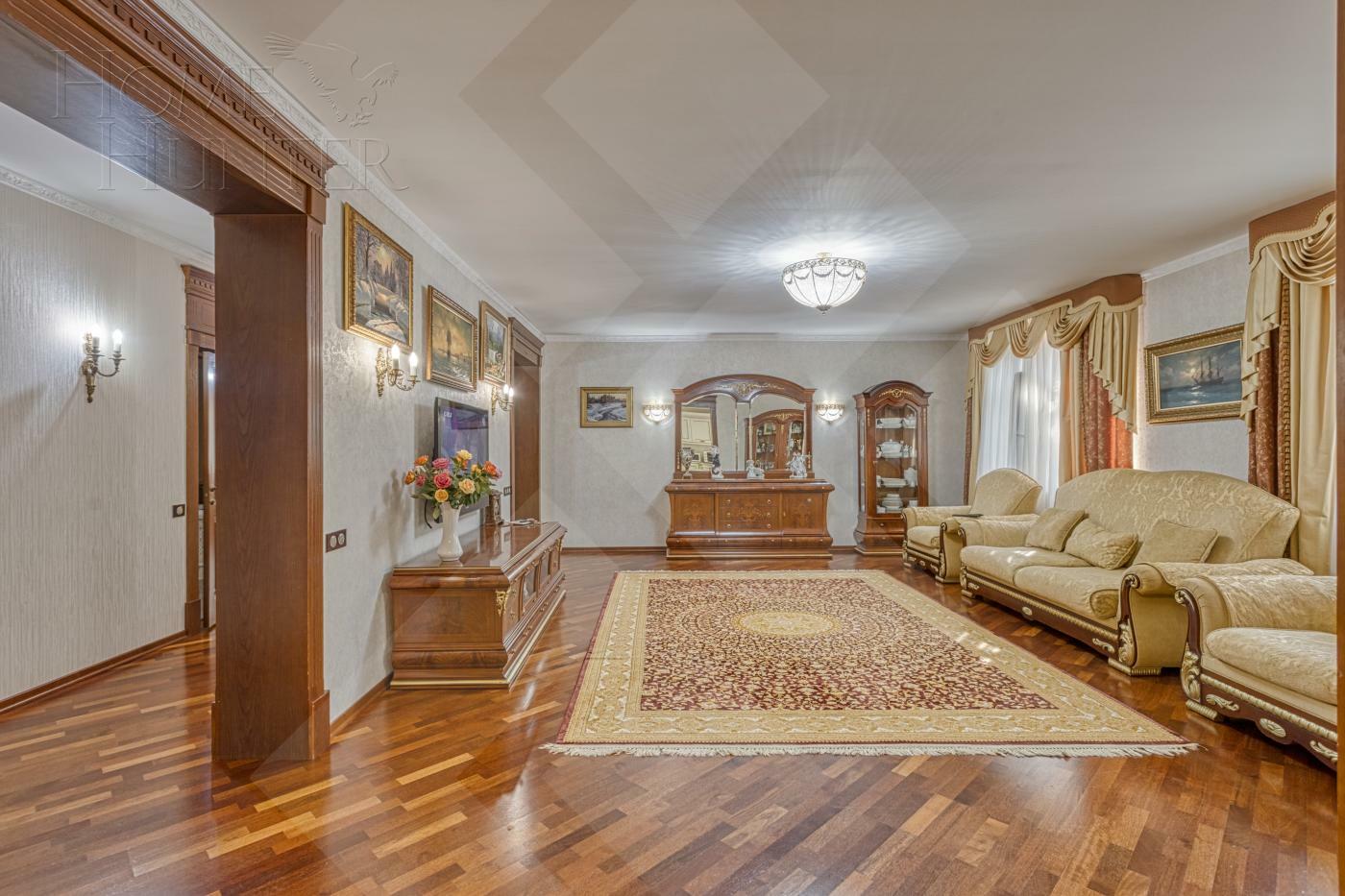 2-этажный коттедж 640 м² с отделкой