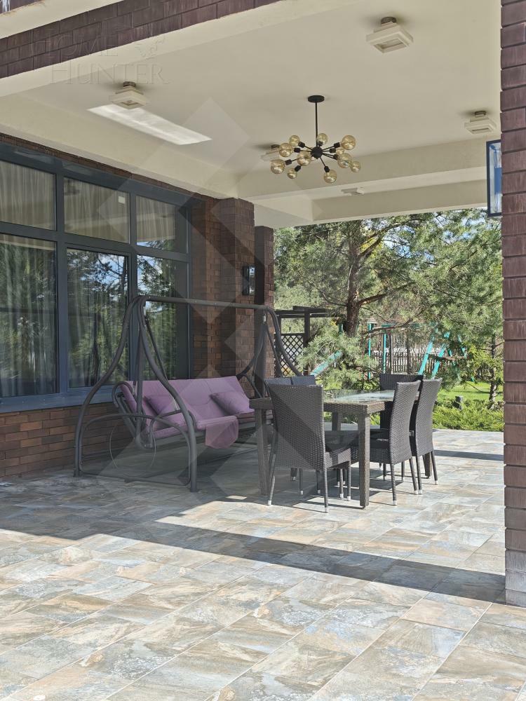 3-этажный коттедж 900 м² с отделкой