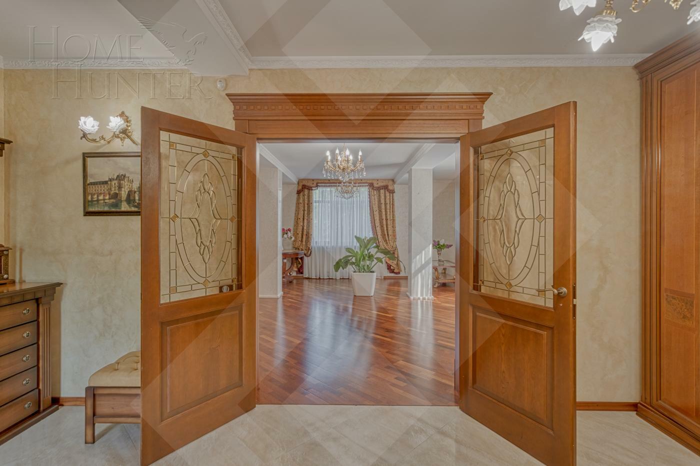 2-этажный коттедж 640 м² с отделкой