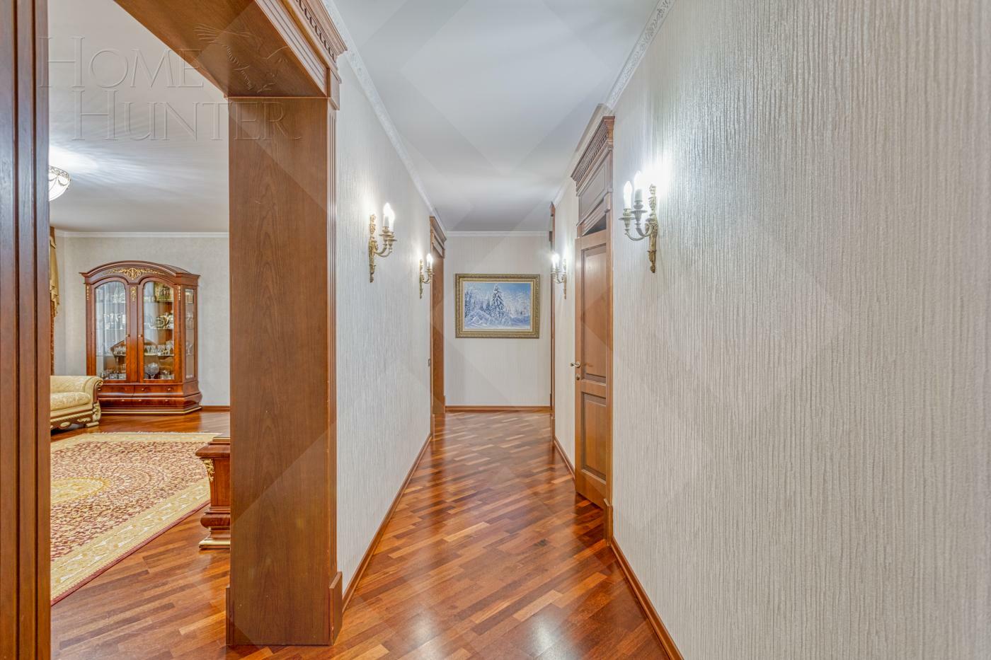 2-этажный коттедж 640 м² с отделкой