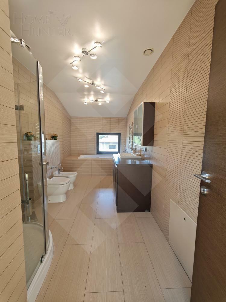 3-этажный коттедж 900 м² с отделкой