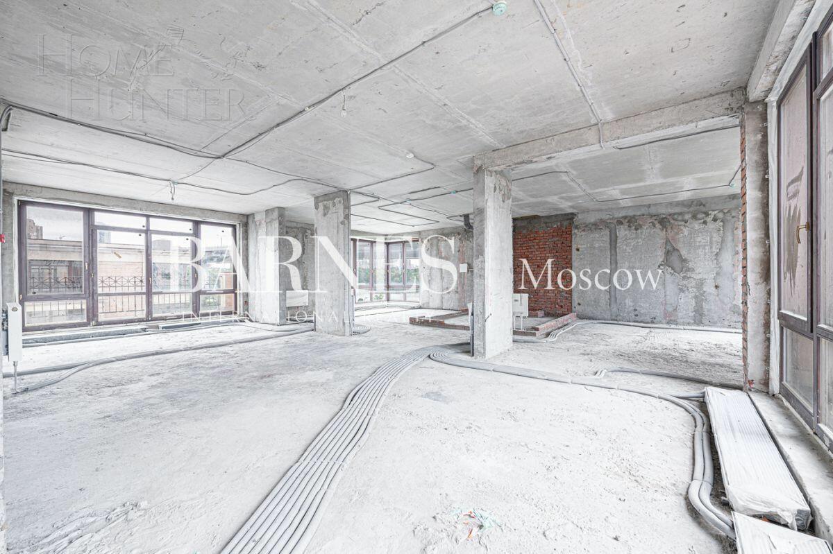 3-УРОВНЕВЫЙ ОСОБНЯК БЕЗ ОТДЕЛКИ 840 М² НА 1 ЭТАЖЕ