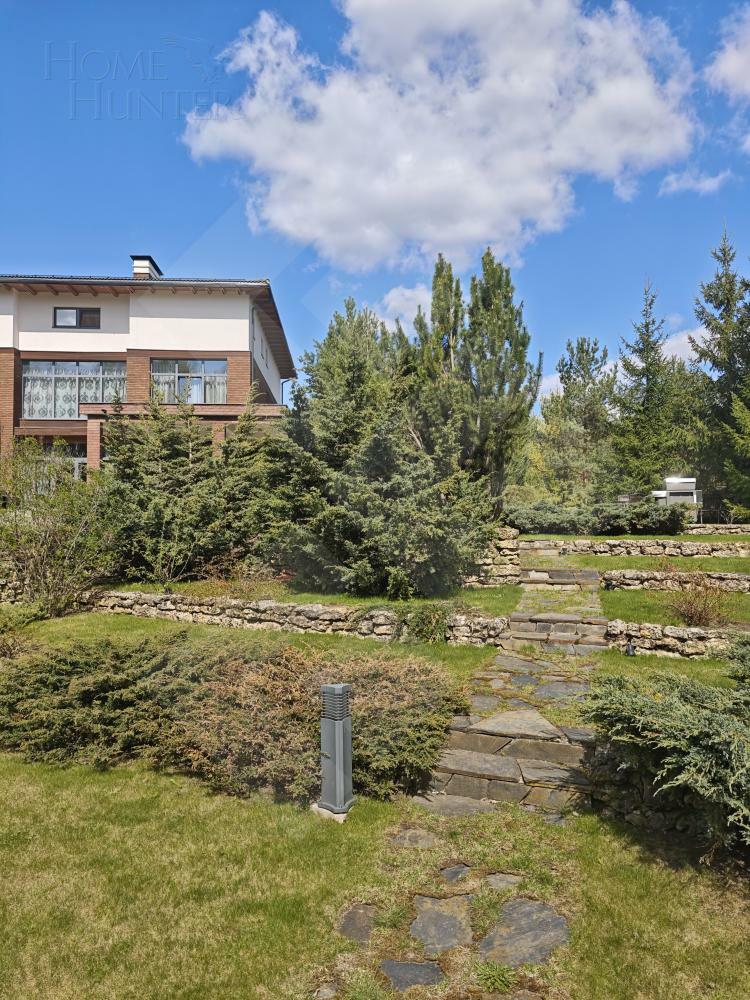 3-этажный коттедж 900 м² с отделкой