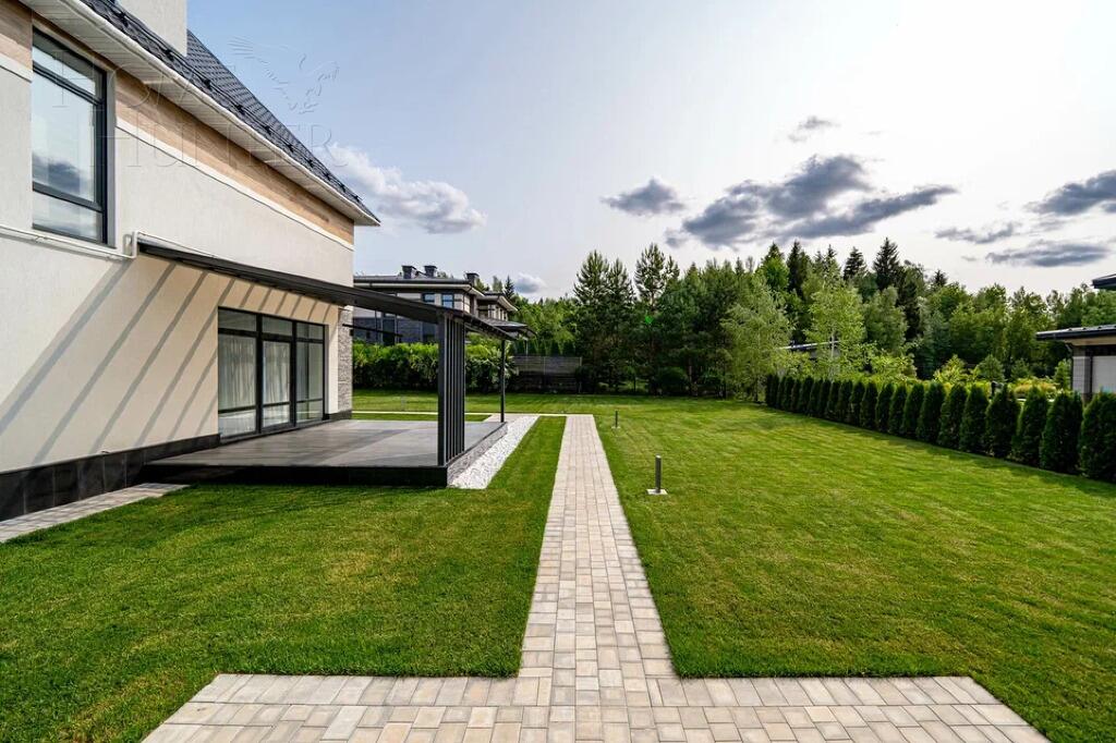 2-этажный коттедж 600 м² с отделкой