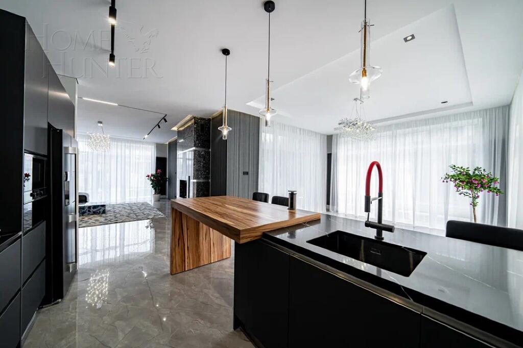 2-этажный коттедж 600 м² с отделкой