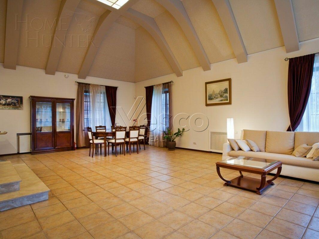 2-этажный коттедж 650 м² с отделкой