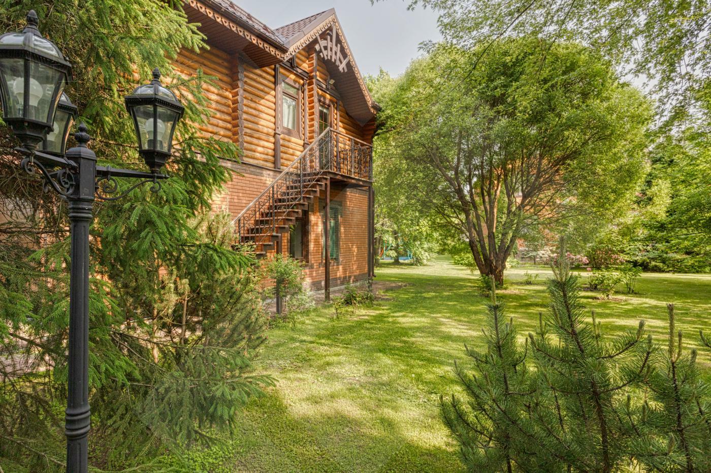 2-этажный коттедж 640 м² с отделкой