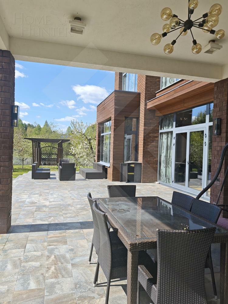 3-этажный коттедж 900 м² с отделкой