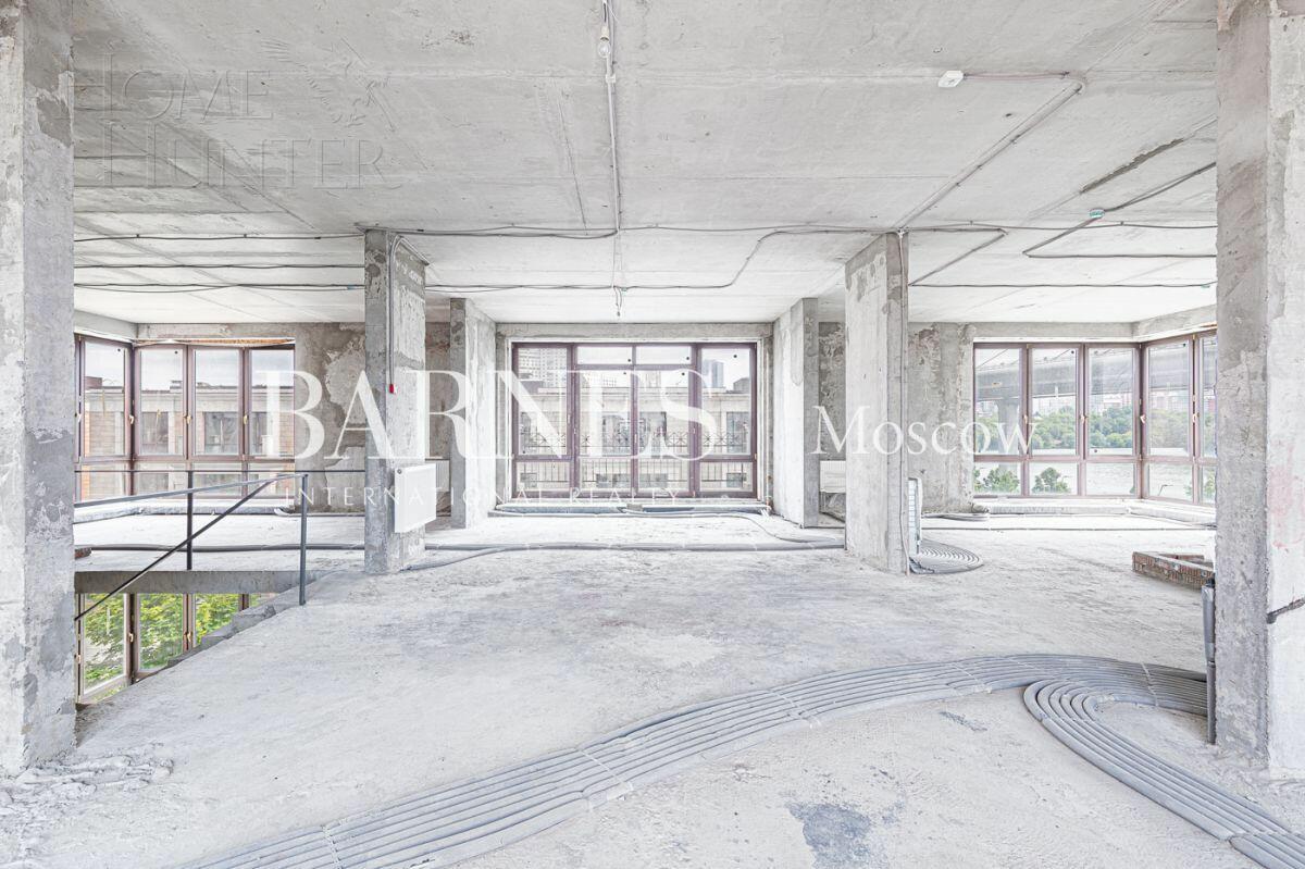 3-УРОВНЕВЫЙ ОСОБНЯК БЕЗ ОТДЕЛКИ 840 М² НА 1 ЭТАЖЕ