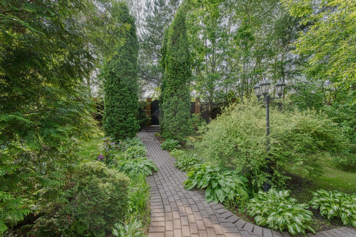 2-этажный коттедж 640 м² с отделкой