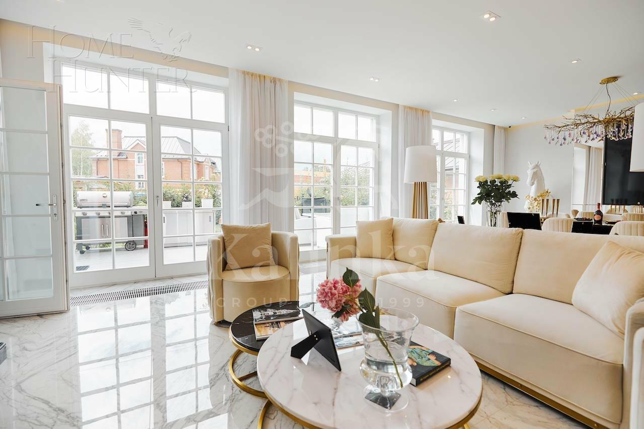 3-этажный коттедж 550 м² с отделкой