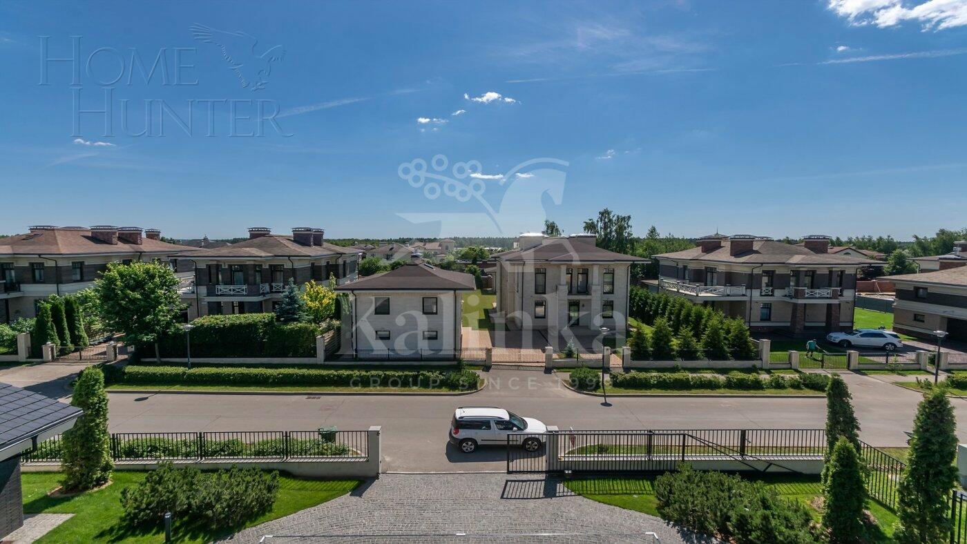 3-этажный коттедж 1 770 м² без отделки