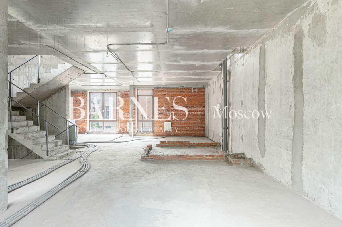 4-УРОВНЕВЫЙ ТАУНХАУС БЕЗ ОТДЕЛКИ 420 М² НА 1 ЭТАЖЕ