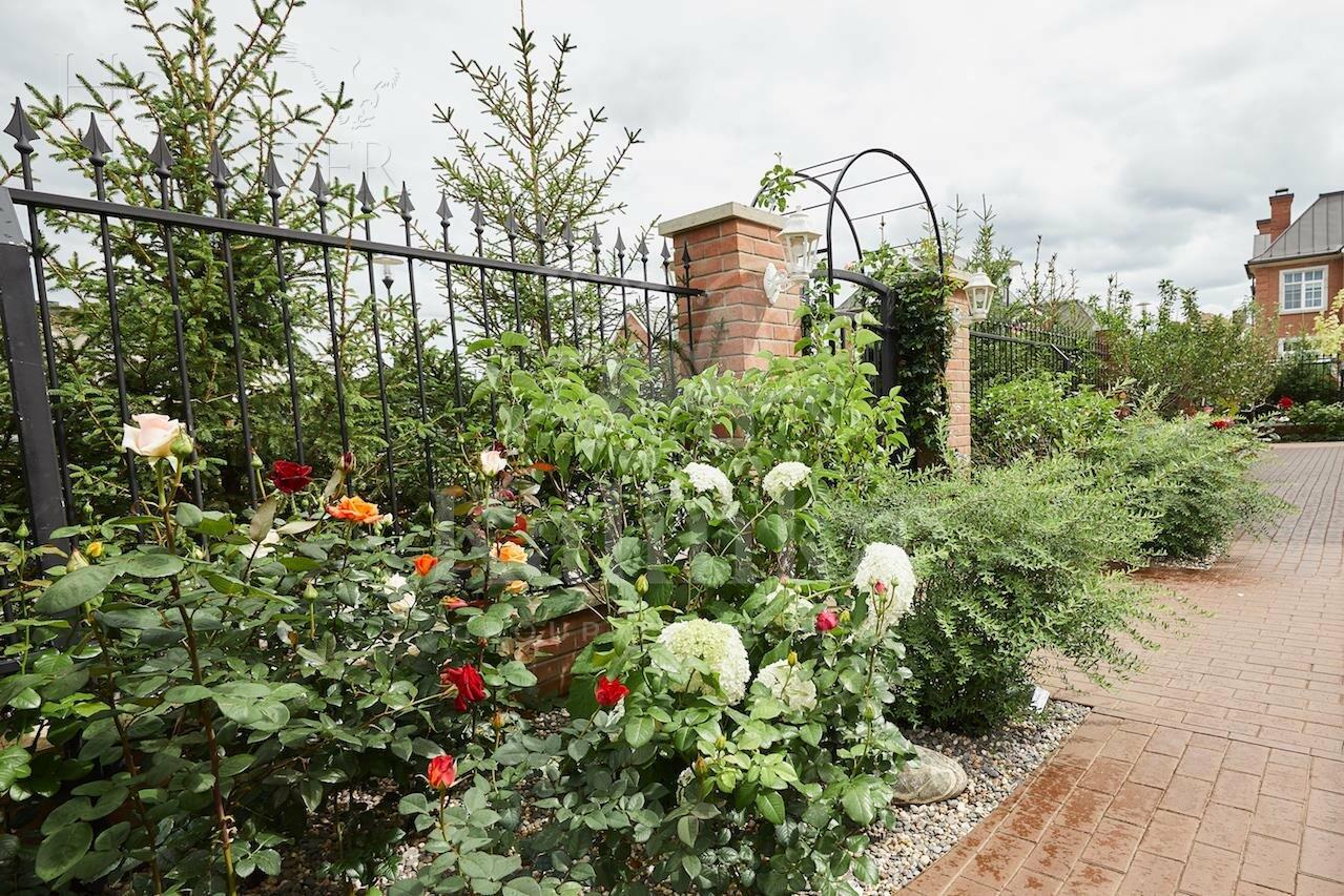 3-этажный коттедж 550 м² с отделкой