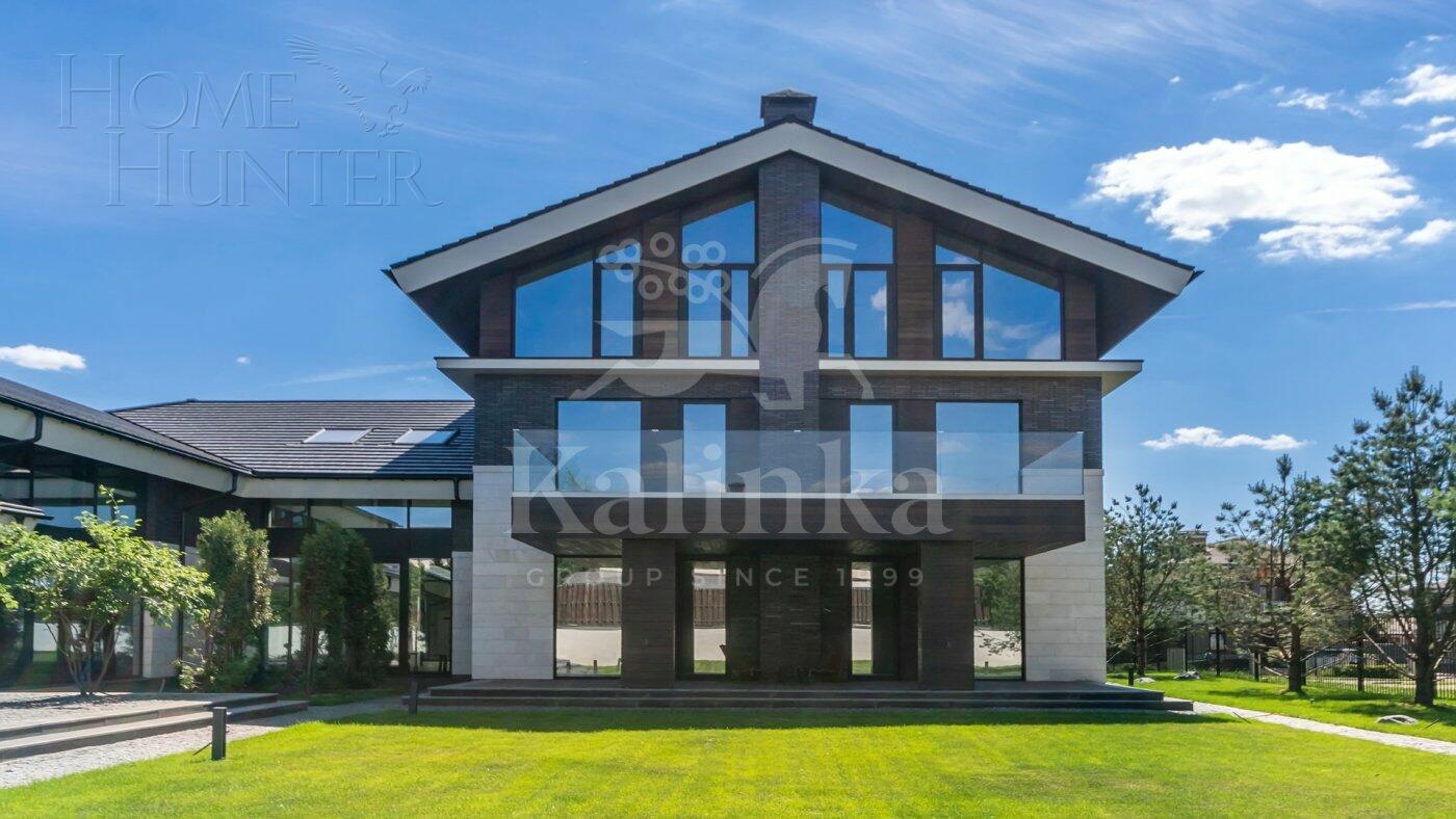 3-этажный коттедж 1 770 м² без отделки
