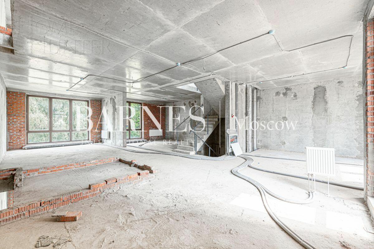 4-УРОВНЕВЫЙ ТАУНХАУС БЕЗ ОТДЕЛКИ 420 М² НА 1 ЭТАЖЕ