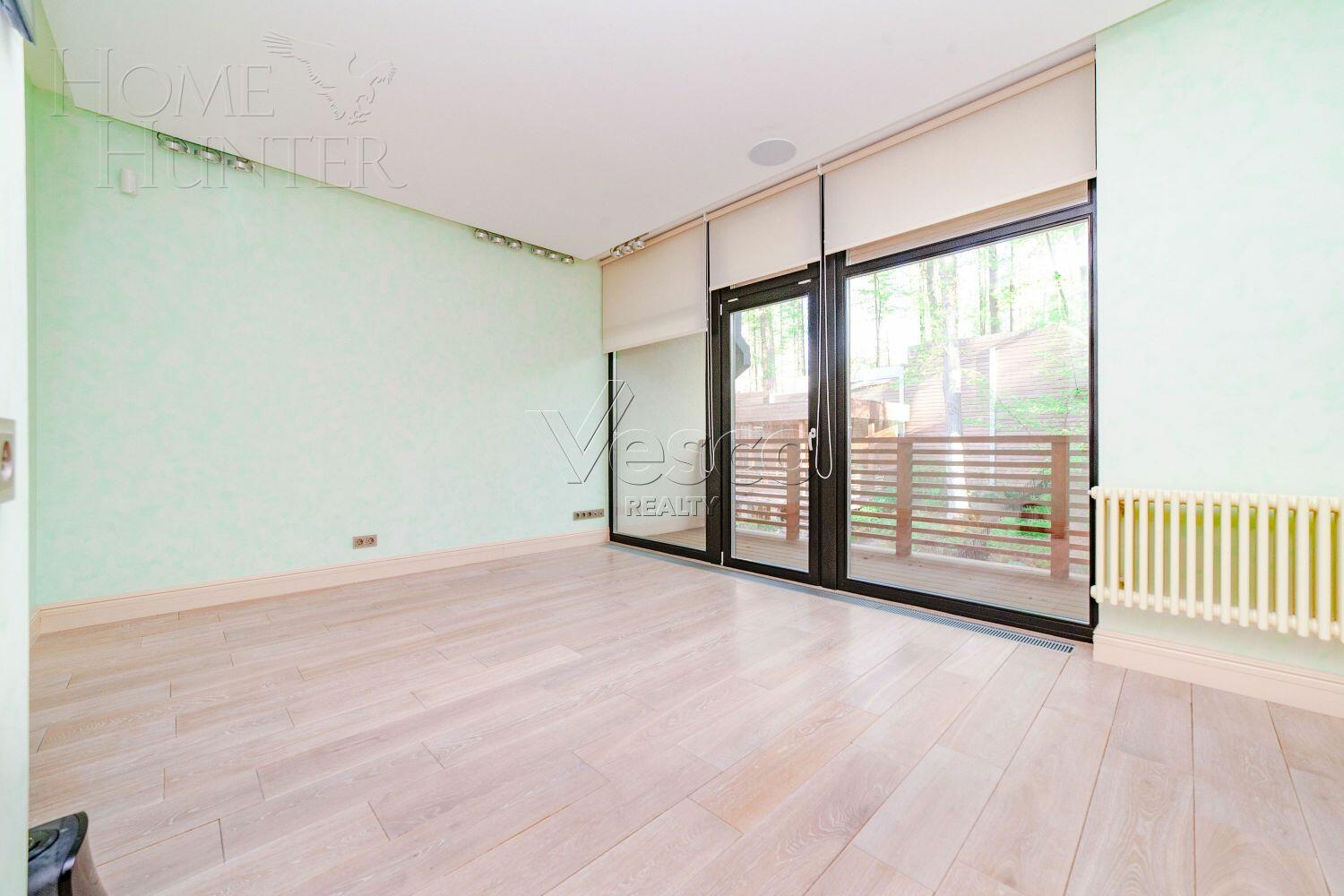 3-этажный таунхаус 340 м² с отделкой