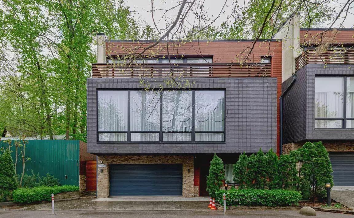 2-этажный таунхаус 430 м² с отделкой