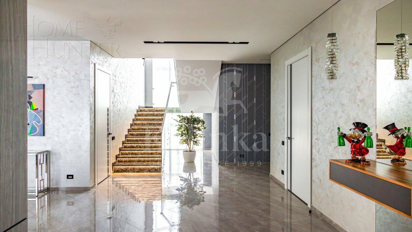 2-этажный коттедж 600 м² с отделкой