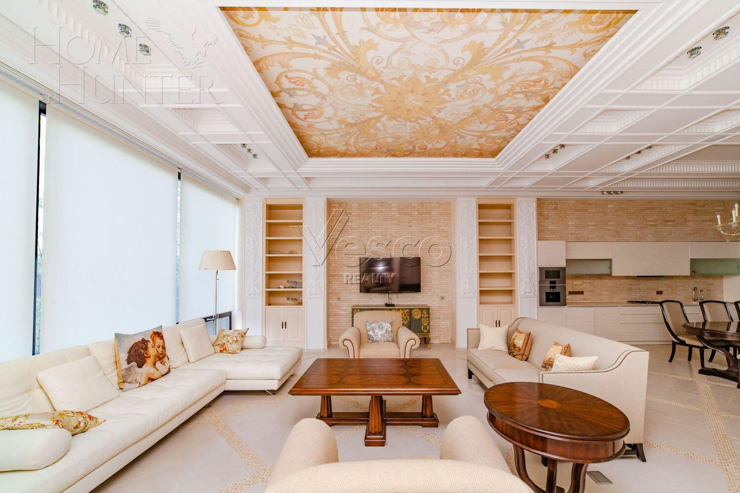 3-этажный таунхаус 340 м² с отделкой