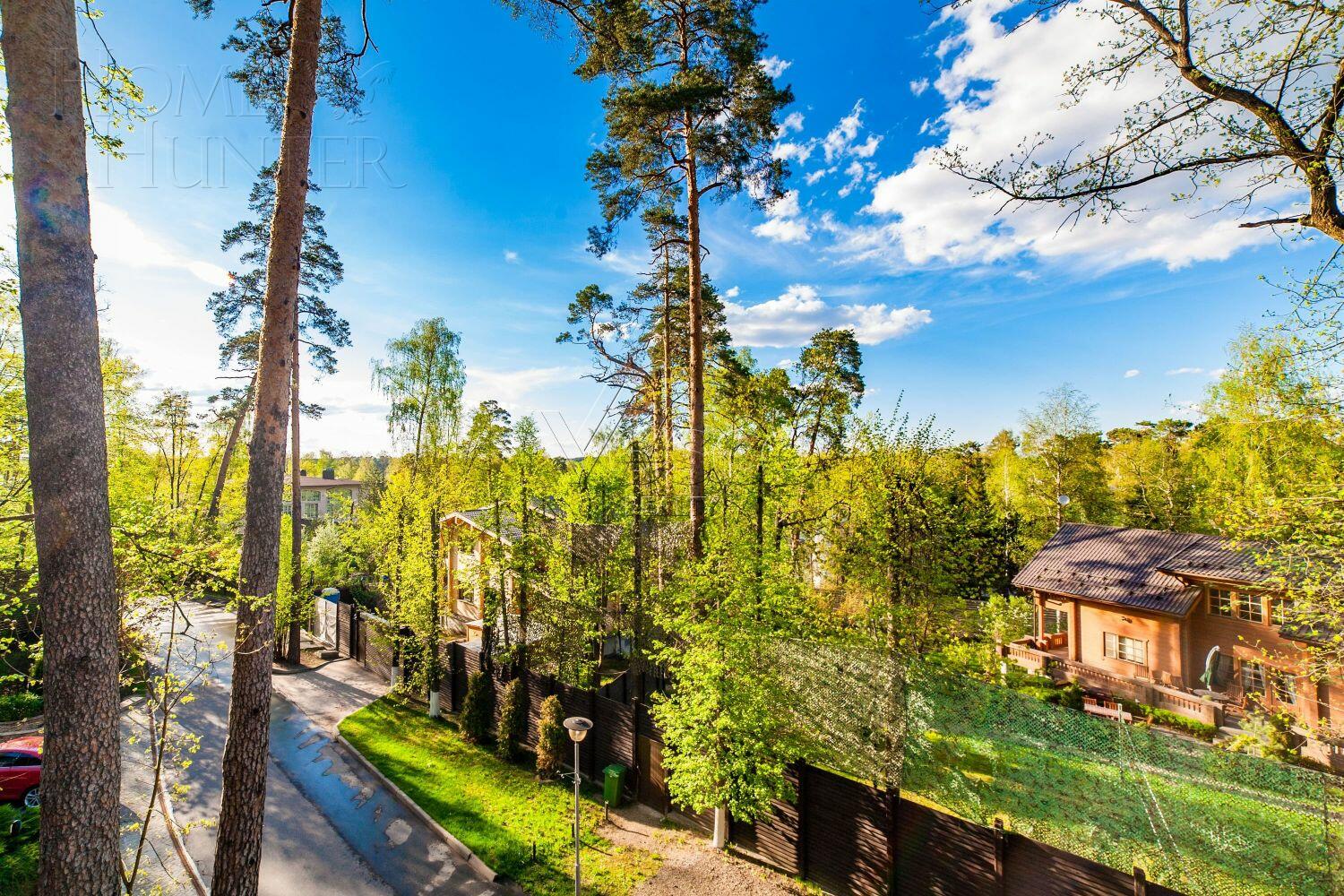 3-этажный таунхаус 340 м² с отделкой