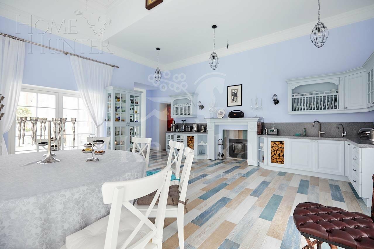 3-этажный коттедж 550 м² с отделкой