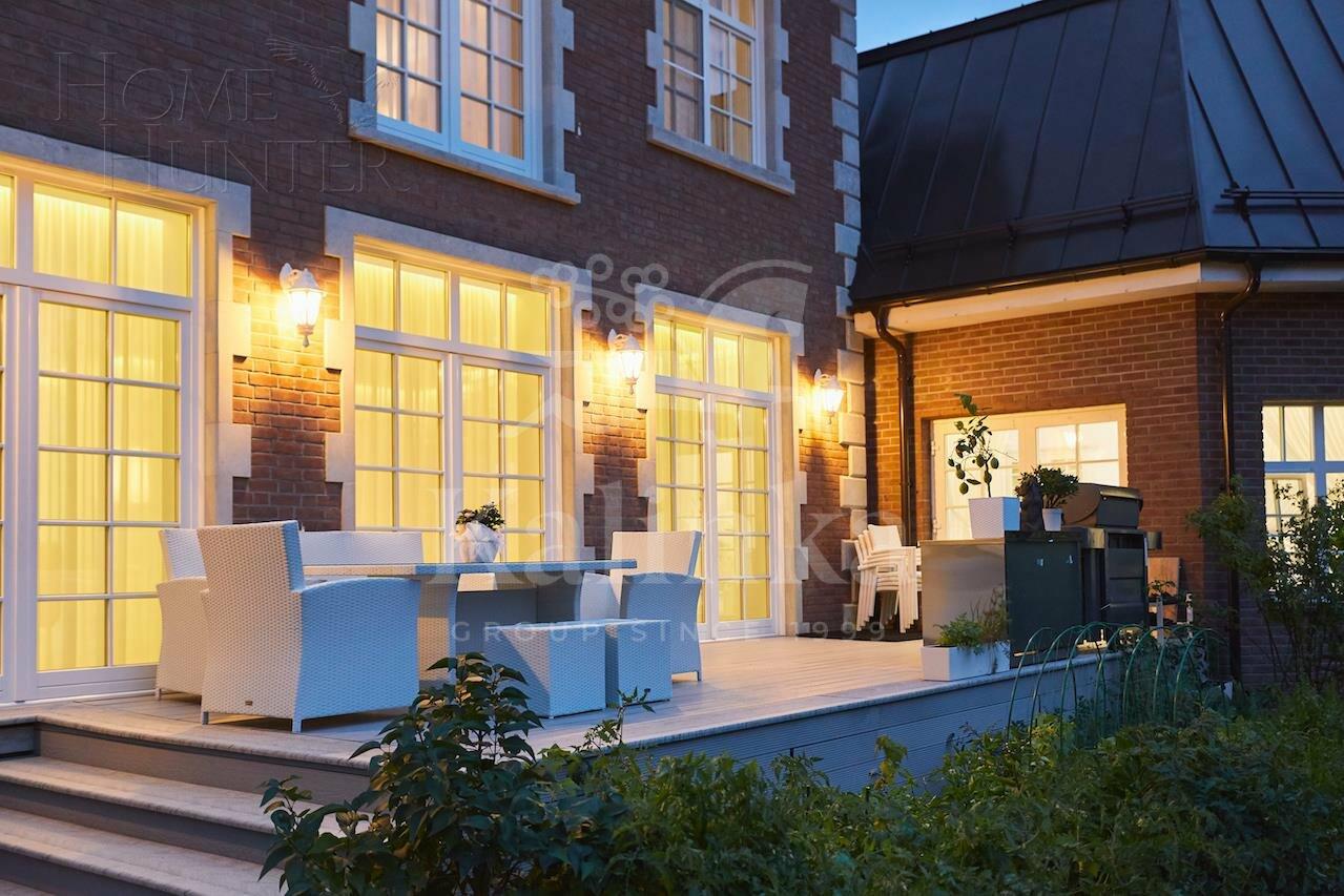 3-этажный коттедж 550 м² с отделкой