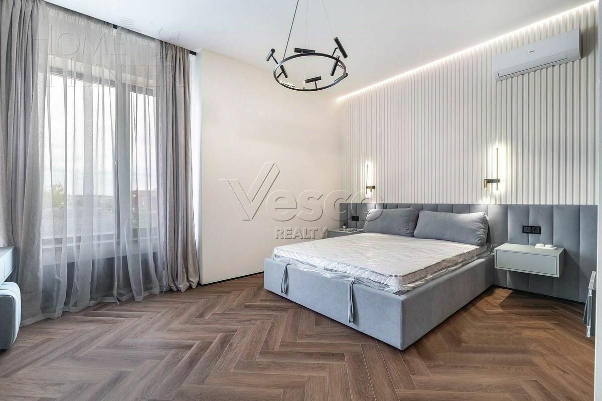 2-этажный коттедж 300 м² с отделкой