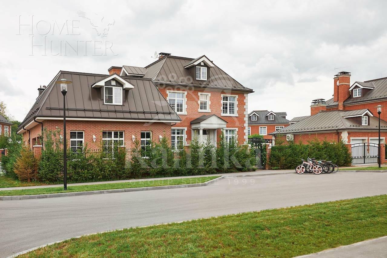 3-этажный коттедж 550 м² с отделкой