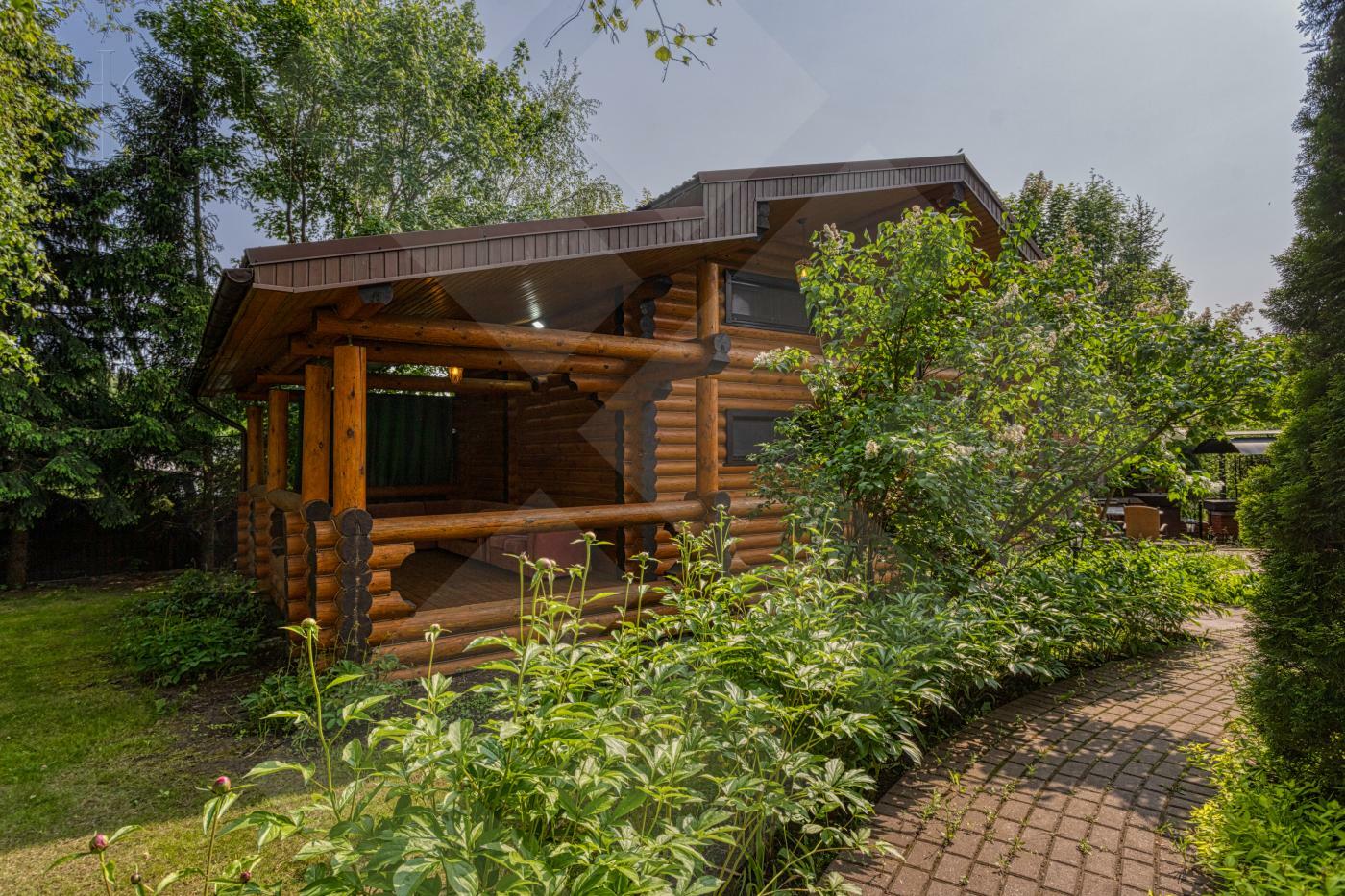 2-этажный коттедж 640 м² с отделкой