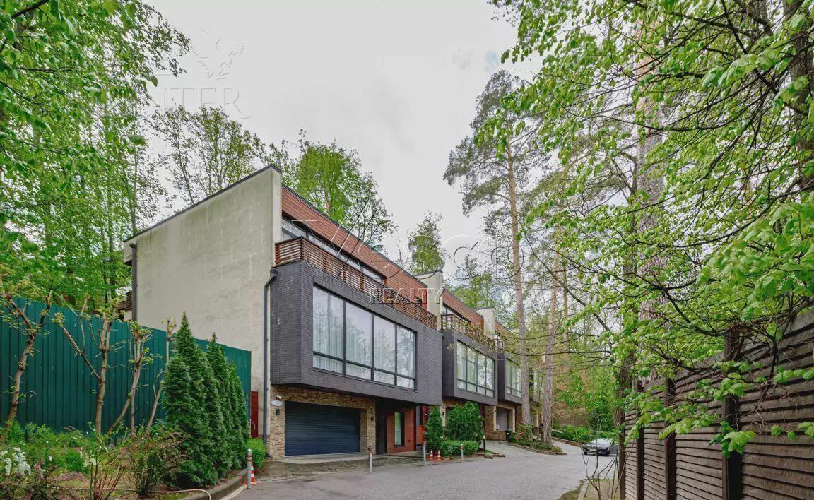 2-этажный таунхаус 430 м² с отделкой