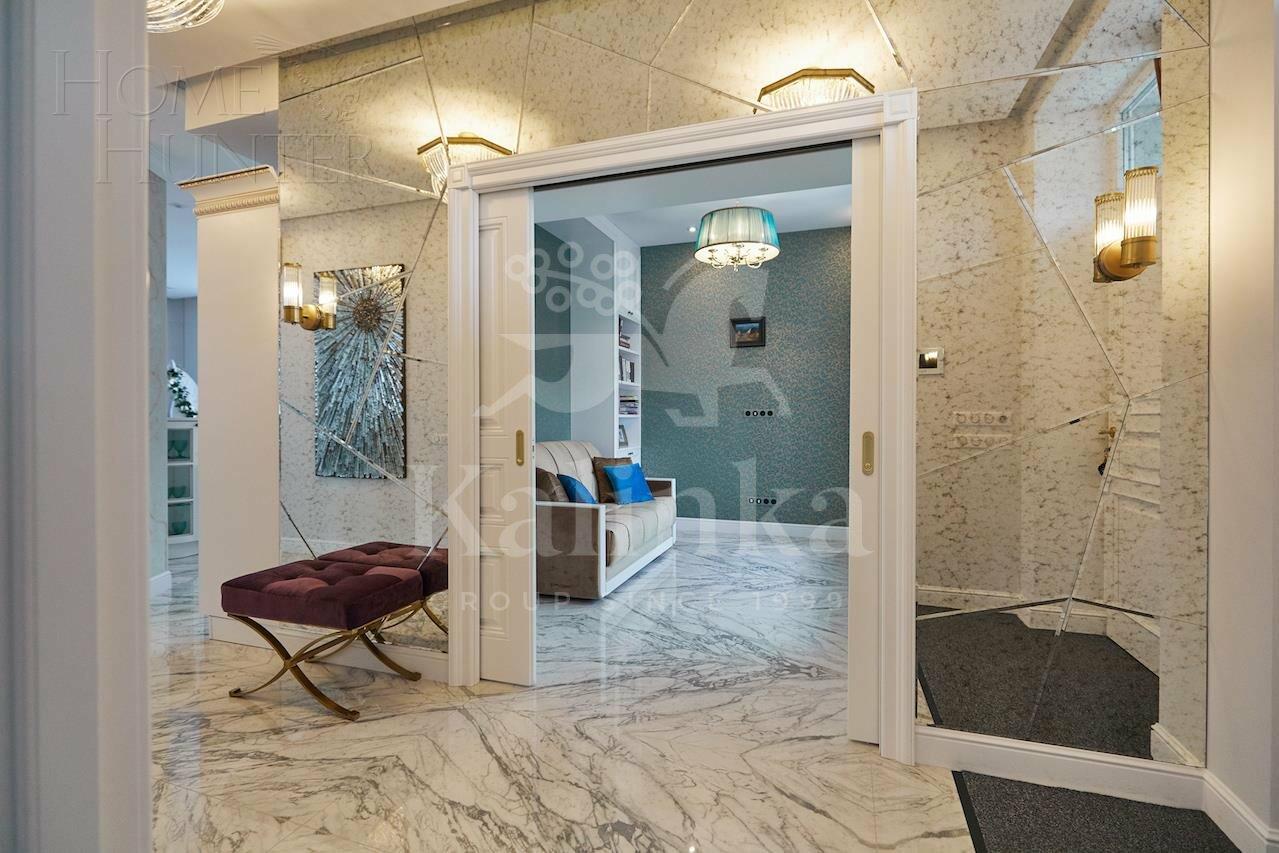 3-этажный коттедж 550 м² с отделкой