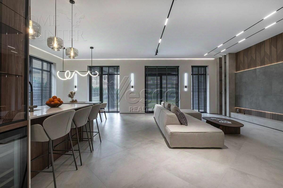 2-этажный коттедж 300 м² с отделкой