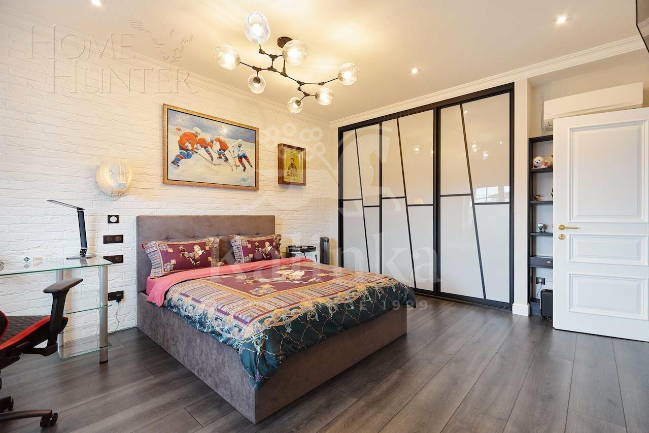 3-этажный коттедж 550 м² с отделкой