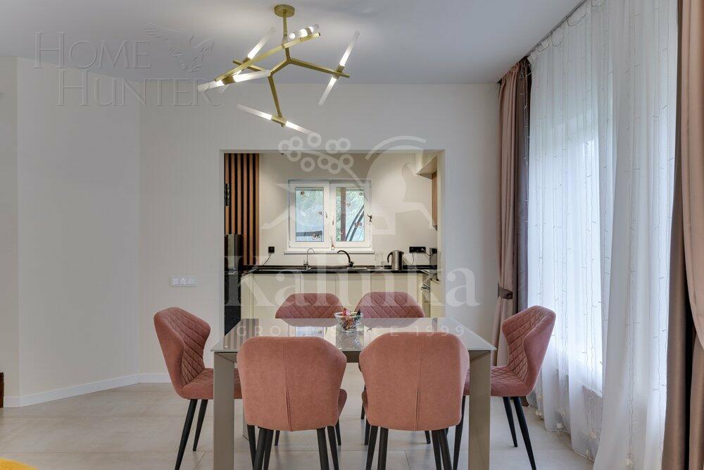 2-этажный коттедж 200 м² с отделкой