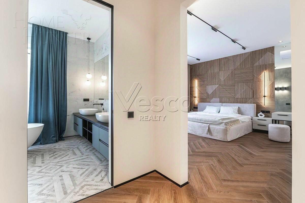 2-этажный коттедж 300 м² с отделкой