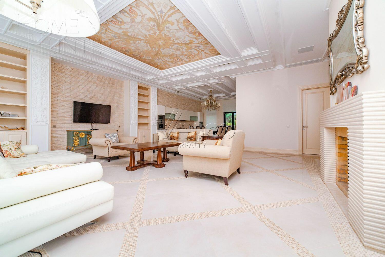 3-этажный таунхаус 340 м² с отделкой