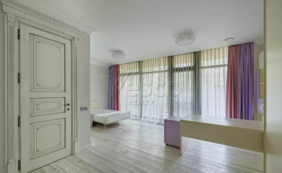 2-этажный таунхаус 430 м² с отделкой