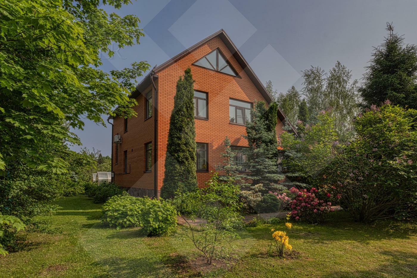 2-этажный коттедж 640 м² с отделкой