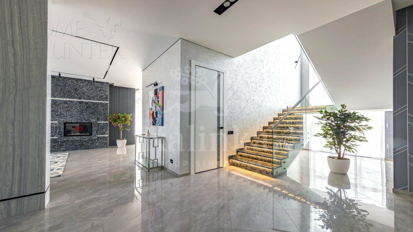 2-этажный коттедж 600 м² с отделкой