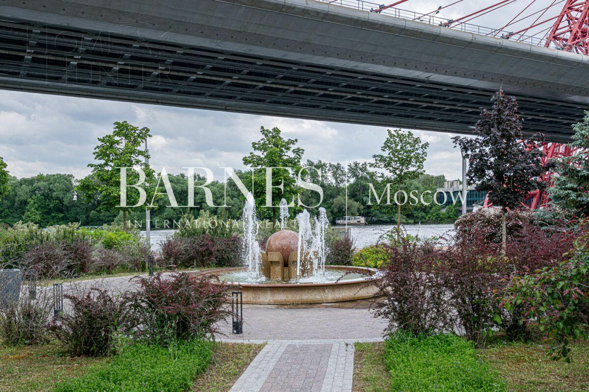 4-УРОВНЕВЫЙ ТАУНХАУС БЕЗ ОТДЕЛКИ 420 М² НА 1 ЭТАЖЕ