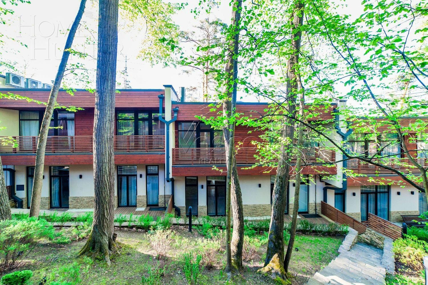 3-этажный таунхаус 340 м² с отделкой