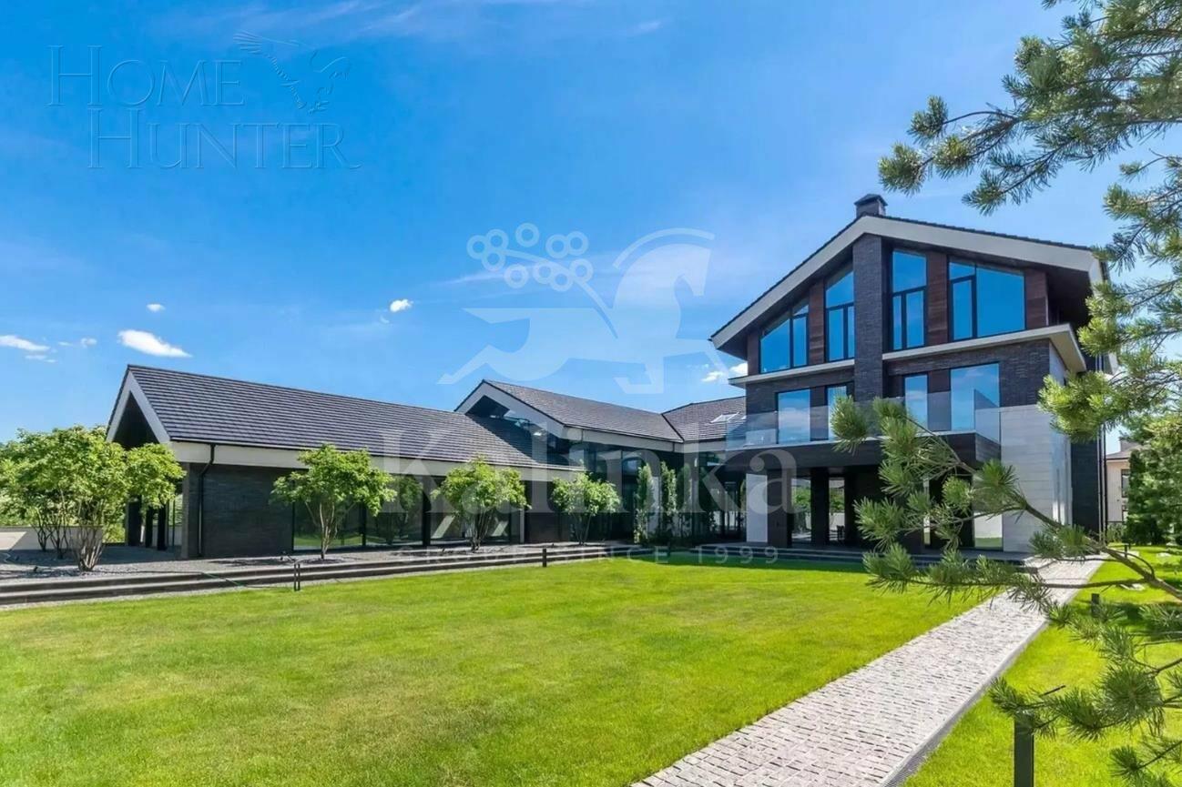 3-этажный коттедж 1 770 м² без отделки