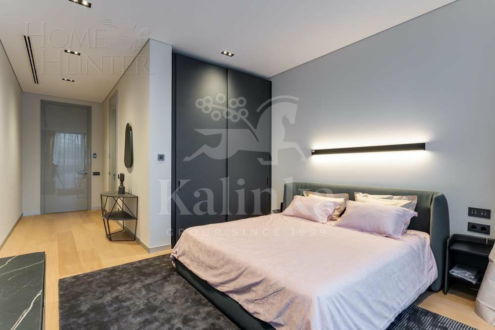 3-этажный коттедж 2 600 м² с отделкой